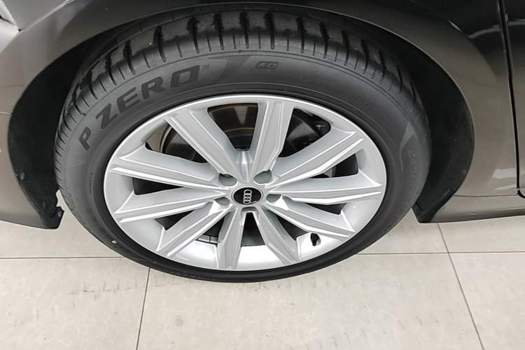 Used Audi A6L 2023 Revised 45 TFSI Prestige Dynamic Edition Right Rear Wheel Hub