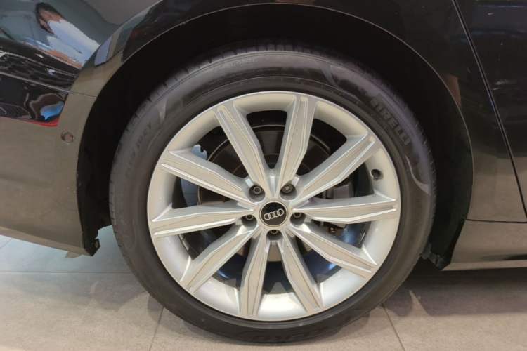 Used Audi A6L 2023 Revised 45 TFSI Prestige Dynamic Edition Right Rear Wheel Hub