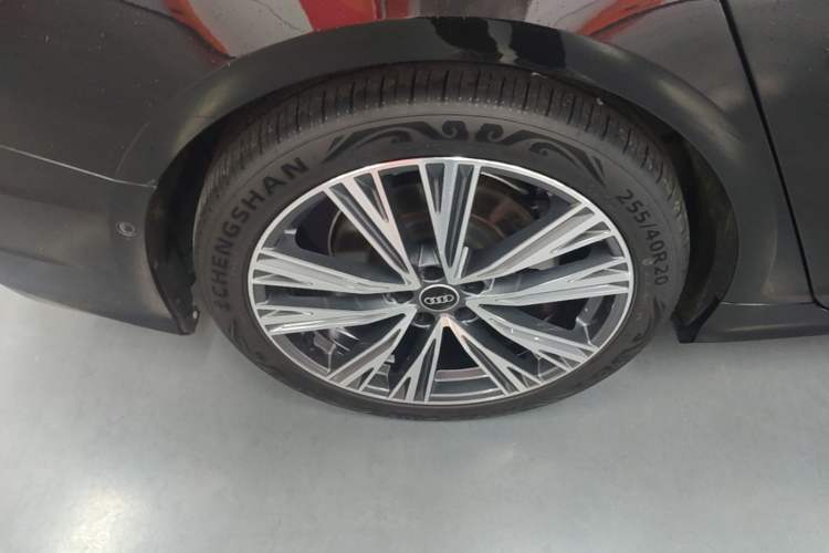Used Audi A6L 2023 Revised 45 TFSI Prestige Dynamic Edition Right Rear Wheel Hub