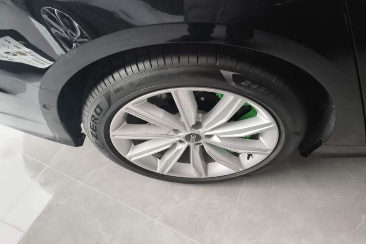 Used Audi A6L 2023 Revised 45 TFSI Prestige Dynamic Edition Right Rear Wheel Hub