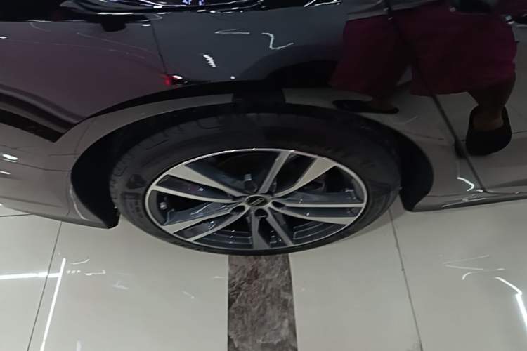 Used Audi A6L 2023 40 TFSI Luxury Dynamic Model Right Rear Wheel Hub
