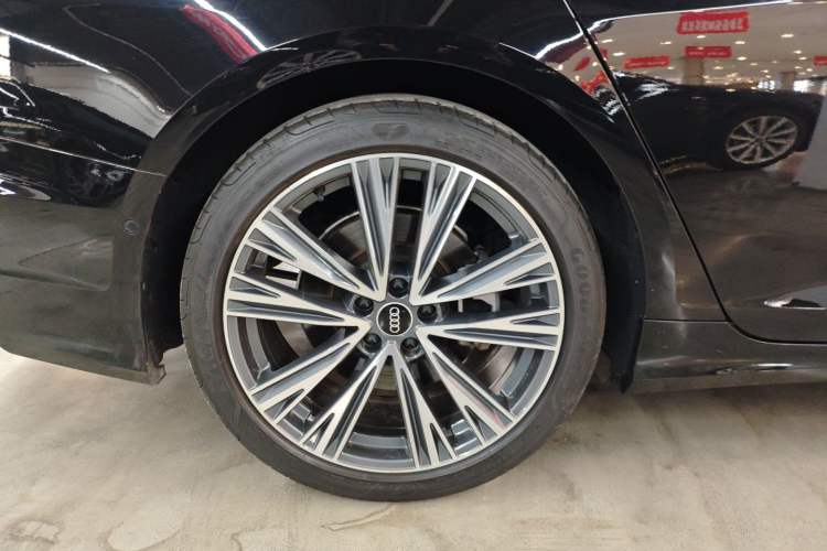 Used Audi A6L 2023 55 TFSI quattro Prestige Dynamic Edition Right Rear Wheel Hub
