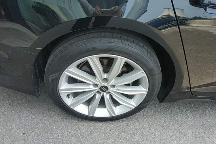 Used Audi A6L 2023 Revised 45 TFSI Prestige Dynamic Edition Right Rear Wheel Hub