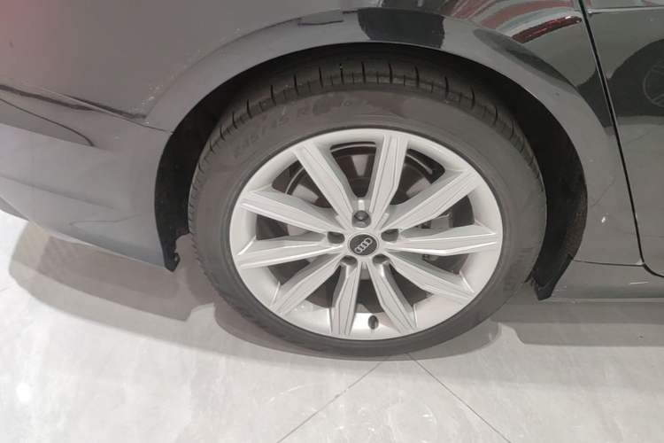 Used Audi A6L 2023 45 TFSI Prestige Dynamic Edition Right Rear Wheel Hub