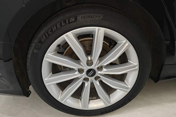 Used Audi A6L 2023 45 TFSI Prestige Dynamic Edition Right Rear Wheel Hub