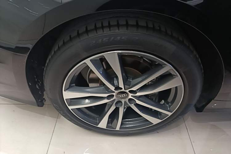 Used Audi A6L 2023 40 TFSI Luxury Dynamic Model Right Rear Wheel Hub
