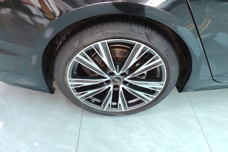 Used Audi A6L 2023 40 TFSI Luxury Dynamic Model Right Rear Wheel Hub