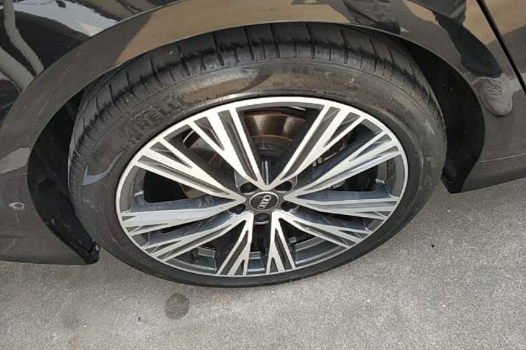 Used Audi A6L 2023 45 TFSI quattro Prestige Dynamic Edition Right Rear Wheel Hub
