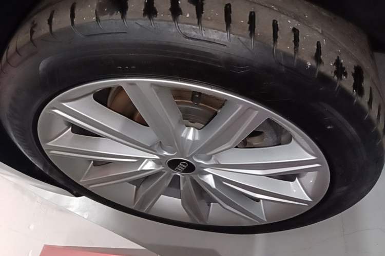 Used Audi A6L 2023 Revised 45 TFSI Prestige Dynamic Edition Right Rear Wheel Hub