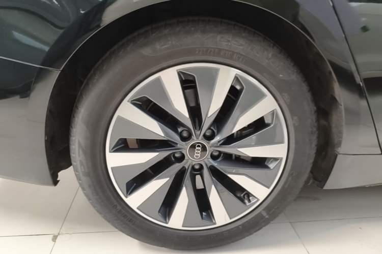 Used Audi A6L 2023 45 TFSI Prestige Elegant Edition Right Rear Wheel Hub
