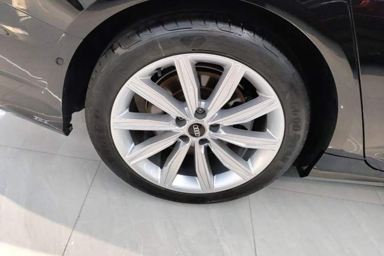 Used Audi A6L 2023 Revised 45 TFSI Prestige Dynamic Edition Right Rear Wheel Hub