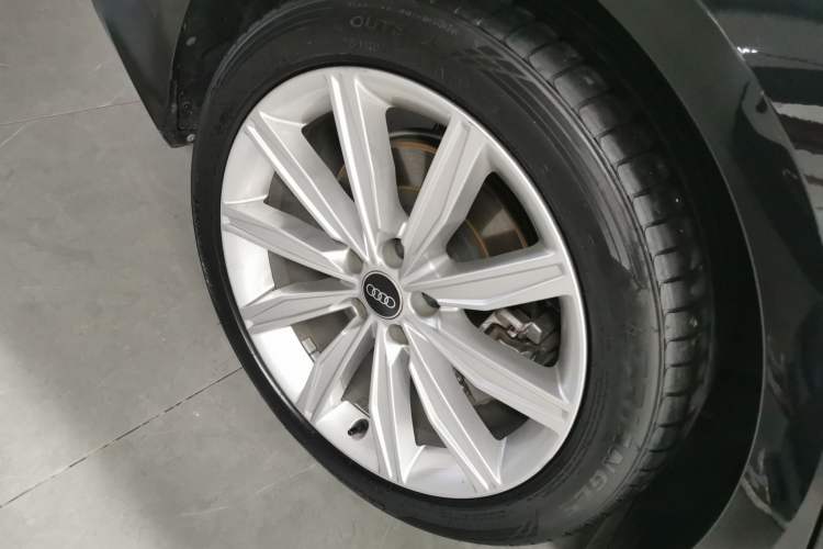 Used Audi A6L 2023 Revised 45 TFSI Prestige Dynamic Edition Right Rear Wheel Hub