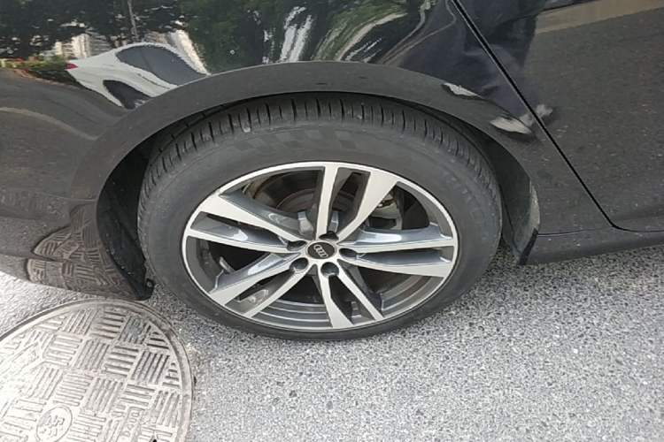 Used Audi A6L 2023 Revised 40 TFSI Luxury Dynamic Edition Right Rear Wheel Hub