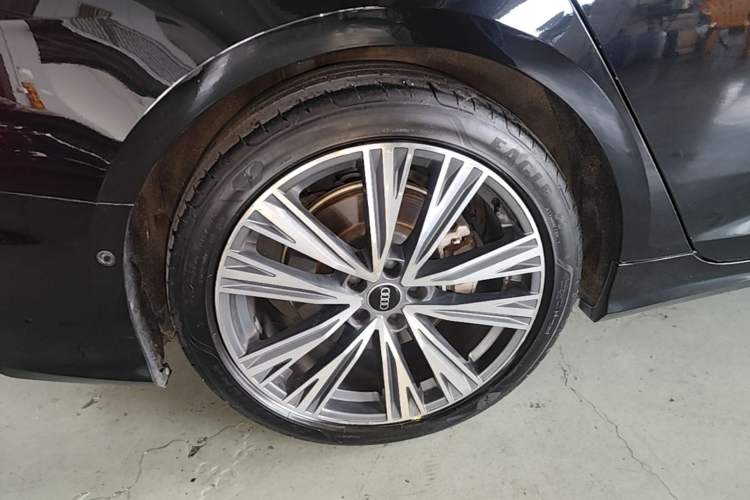 Used Audi A6L 2023 Revised 45 TFSI Prestige Dynamic Edition Right Rear Wheel Hub