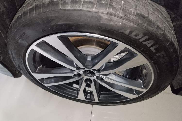 Used Audi A6L 2023 Revised 40 TFSI Luxury Dynamic Edition Right Rear Wheel Hub