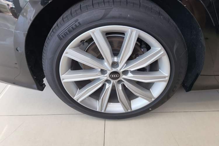 Used Audi A6L 2023 Revised 45 TFSI Prestige Dynamic Edition Right Rear Wheel Hub