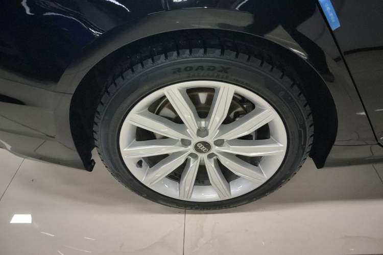 Used Audi A6L 2023 45 TFSI Prestige Dynamic Edition Right Rear Wheel Hub