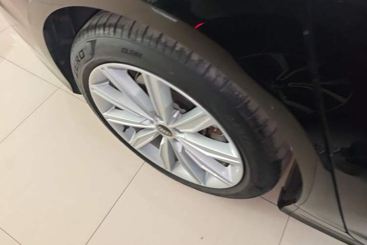 Used Audi A6L 2023 45 TFSI Prestige Dynamic Edition Right Rear Wheel Hub