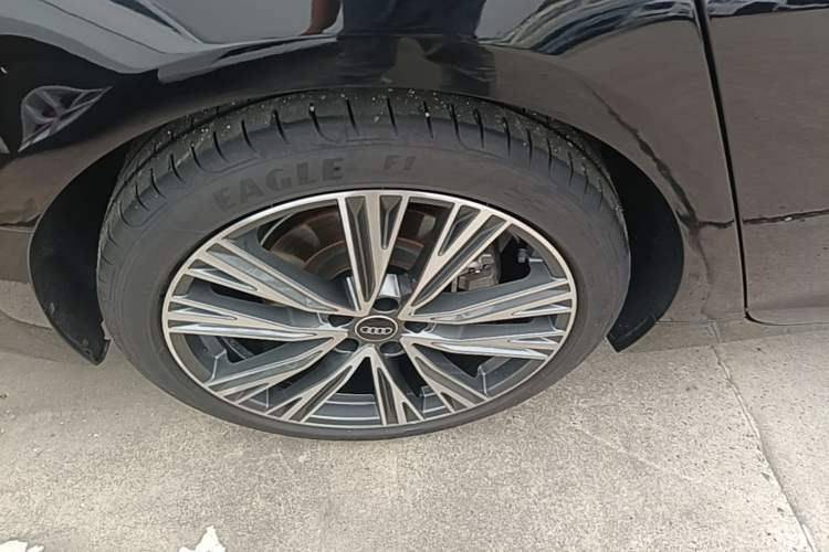 Used Audi A6L 2023 40 TFSI Luxury Prestige Edition Right Rear Wheel Hub