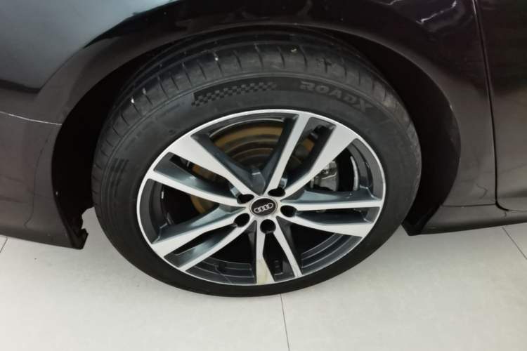 Used Audi A6L 2023 40 TFSI Luxury Dynamic Model Right Rear Wheel Hub