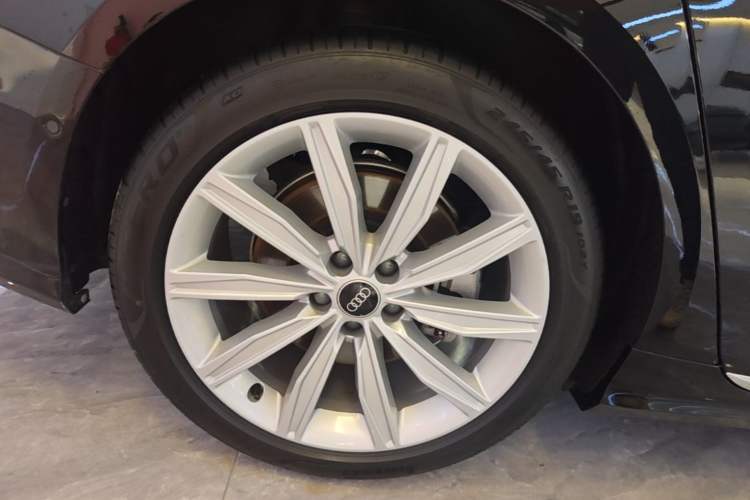 Used Audi A6L 2023 Revised 45 TFSI Prestige Dynamic Edition Right Rear Wheel Hub