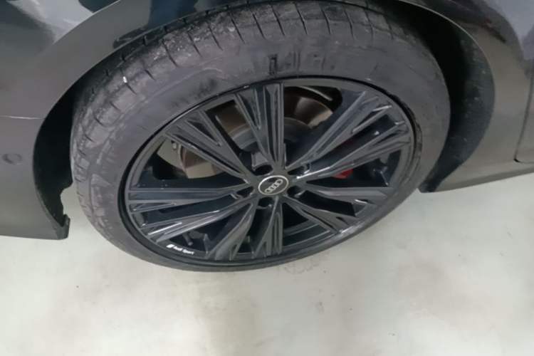 Used Audi A6L 2023 Revised 45 TFSI Prestige Dynamic Edition Right Rear Wheel Hub