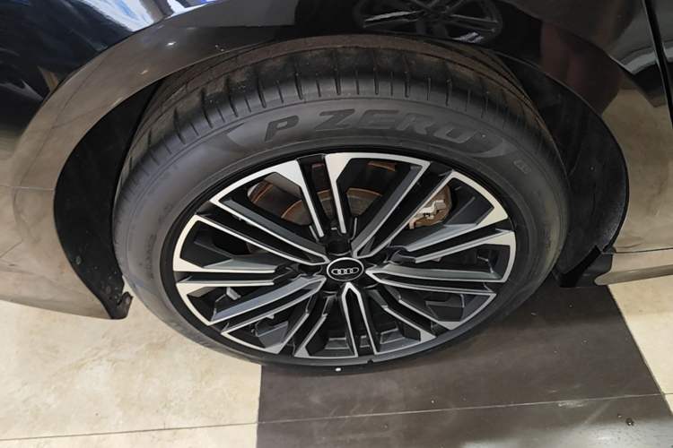 Used Audi A6L 2023 40 TFSI Luxury Dynamic Model Right Rear Wheel Hub
