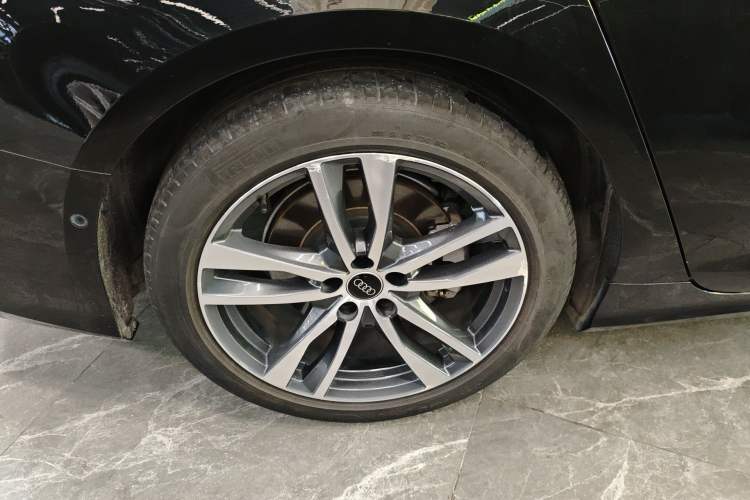 Used Audi A6L 2023 40 TFSI Luxury Dynamic Model Right Rear Wheel Hub