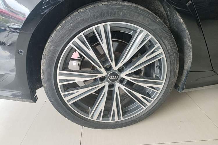 Used Audi A6L 2023 45 TFSI Prestige Dynamic Edition Right Rear Wheel Hub