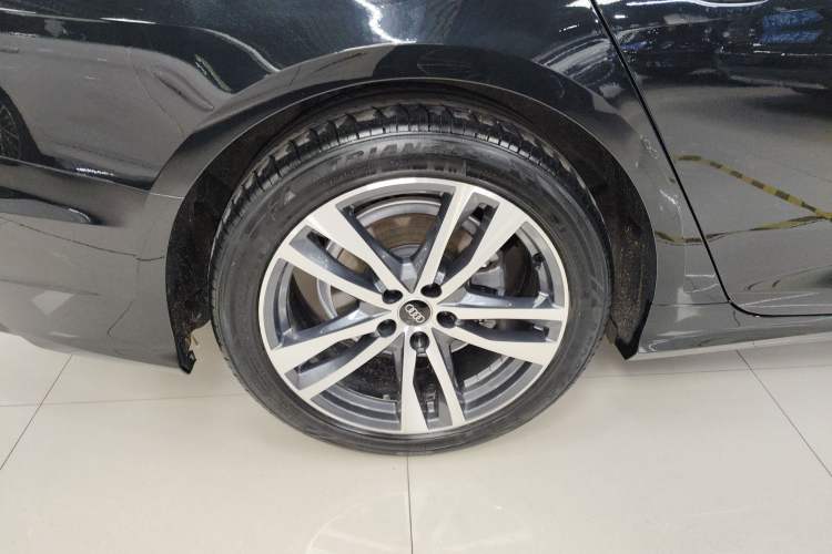 Used Audi A6L 2023 Revised 40 TFSI Luxury Dynamic Edition Right Rear Wheel Hub