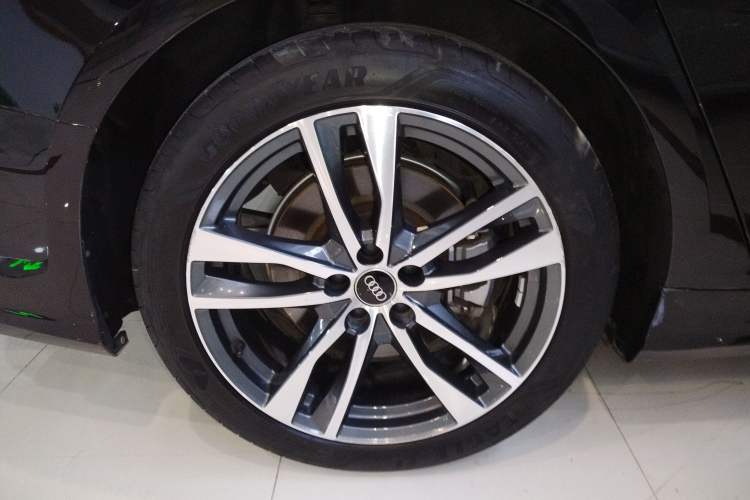 Used Audi A6L 2023 40 TFSI Luxury Dynamic Model Right Rear Wheel Hub