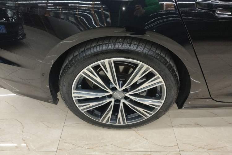 Used Audi A6L 2023 Revised 45 TFSI Prestige Dynamic Edition Right Rear Wheel Hub