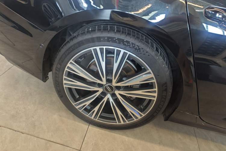 Used Audi A6L 2023 55 TFSI quattro Prestige Dynamic Edition Right Rear Wheel Hub