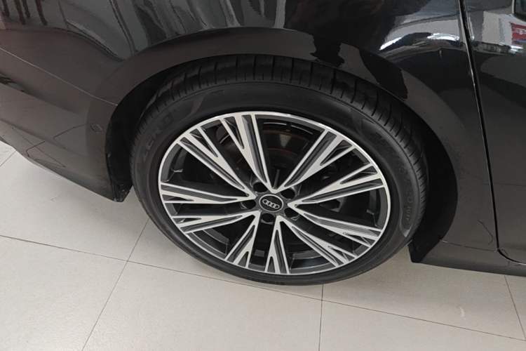 Used Audi A6L 2023 Revised 45 TFSI Prestige Dynamic Edition Right Rear Wheel Hub