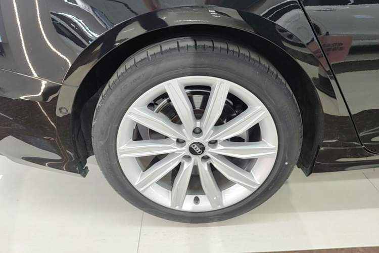 Used Audi A6L 2023 45 TFSI Prestige Dynamic Edition Right Rear Wheel Hub