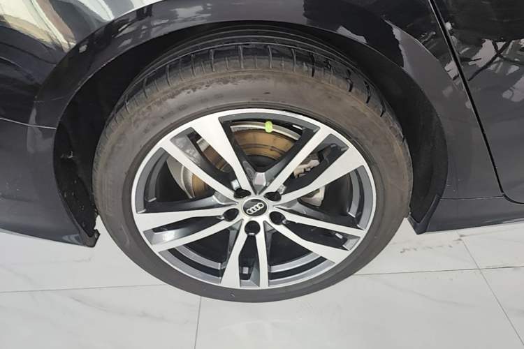 Used Audi A6L 2023 Revised 40 TFSI Luxury Dynamic Edition Right Rear Wheel Hub