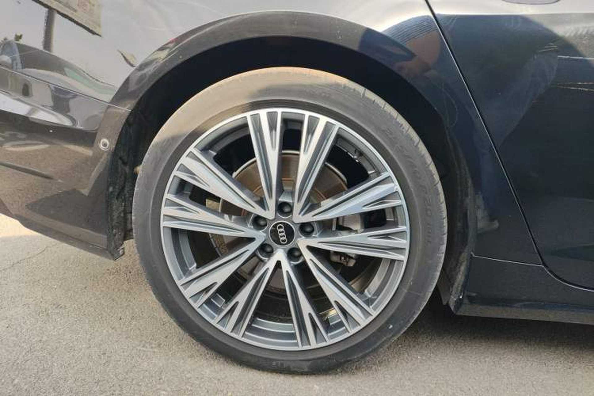 Used Audi A6L 2023 Revised Edition 45 TFSI quattro Prestige Dynamic Version Right Rear Wheel Hub