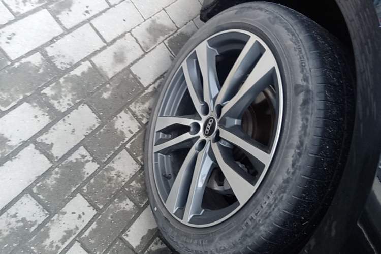 Used Audi A6L 2023 Revised 40 TFSI Luxury Dynamic Edition Right Rear Wheel Hub