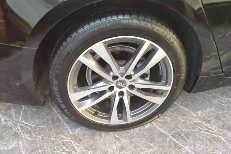 Used Audi A6L 2023 Revised 40 TFSI Luxury Prestige Edition Right Rear Wheel Hub