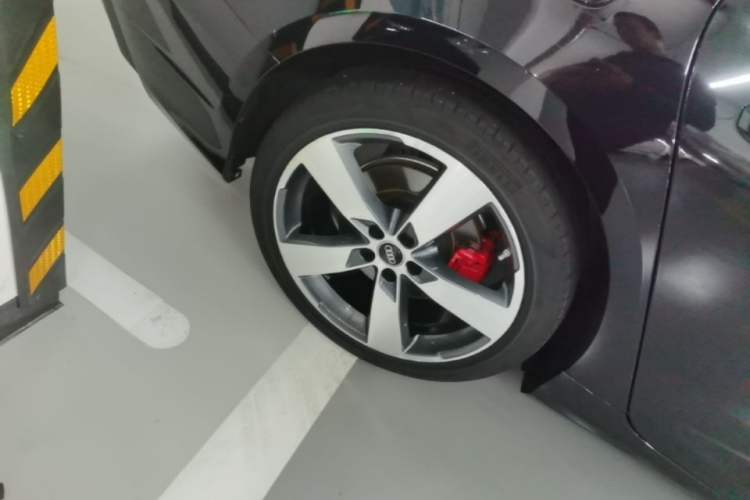 Used Audi A6L 2023 45 TFSI quattro Prestige Dynamic Edition Right Rear Wheel Hub