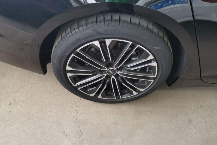Used Audi A6L 2023 45 TFSI quattro Prestige Elegant Edition Right Rear Wheel Hub