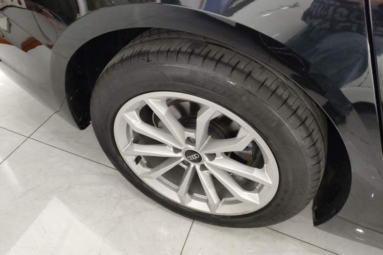 Used Audi A6L 2023 Revised 40 TFSI Luxury Prestige Edition Right Rear Wheel Hub
