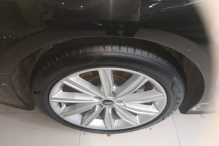 Used Audi A6L 2023 Revised 45 TFSI Prestige Dynamic Edition Right Rear Wheel Hub