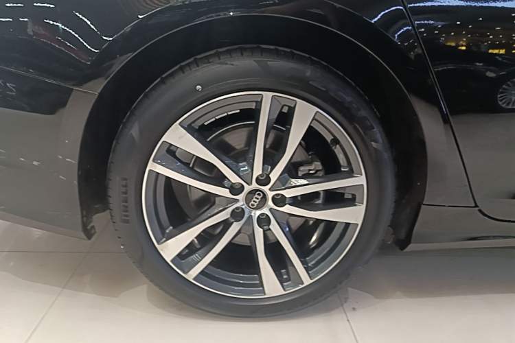 Used Audi A6L 2023 40 TFSI Luxury Dynamic Model Right Rear Wheel Hub