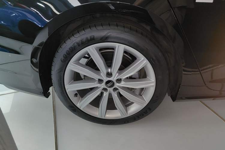 Used Audi A6L 2023 45 TFSI Prestige Dynamic Edition Right Rear Wheel Hub