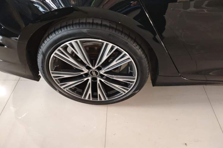Used Audi A6L 2023 Revised 40 TFSI Luxury Dynamic Edition Right Rear Wheel Hub