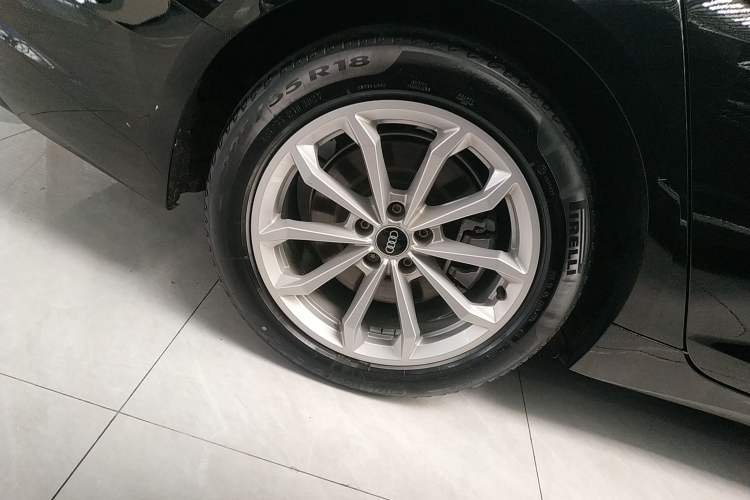 Used Audi A6L 2023 40 TFSI Luxury Prestige Edition Right Rear Wheel Hub
