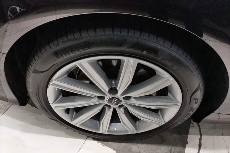Used Audi A6L 2023 Revised 45 TFSI Prestige Dynamic Edition Right Rear Wheel Hub