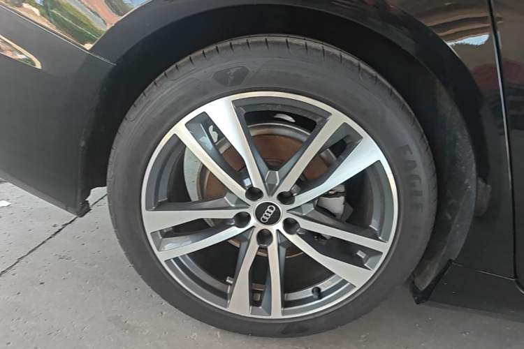 Used Audi A6L 2023 Revised 40 TFSI Luxury Dynamic Edition Right Rear Wheel Hub