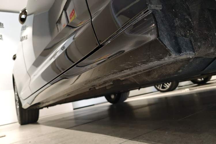 Used Audi A6L 2023 45 TFSI Prestige Dynamic Edition Right Side Sill